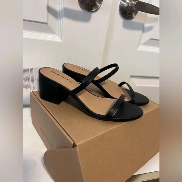 NWT | Amazon Essentials | Thin Two Strap Block Heel Black Sandals | Size 7.5 - Picture 2 of 6